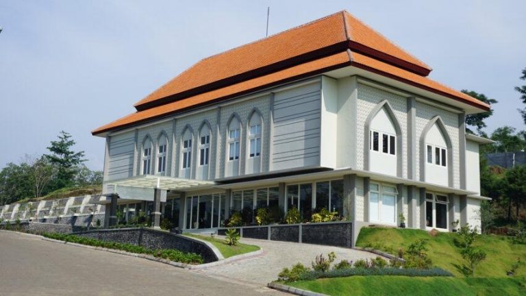 sekolah berasrama terbaik